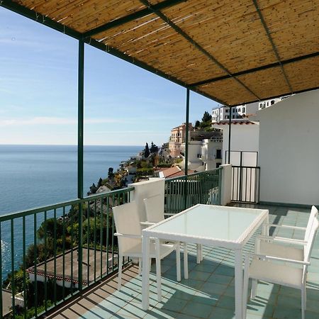 Amalfi Blue Flowers B المظهر الخارجي الصورة