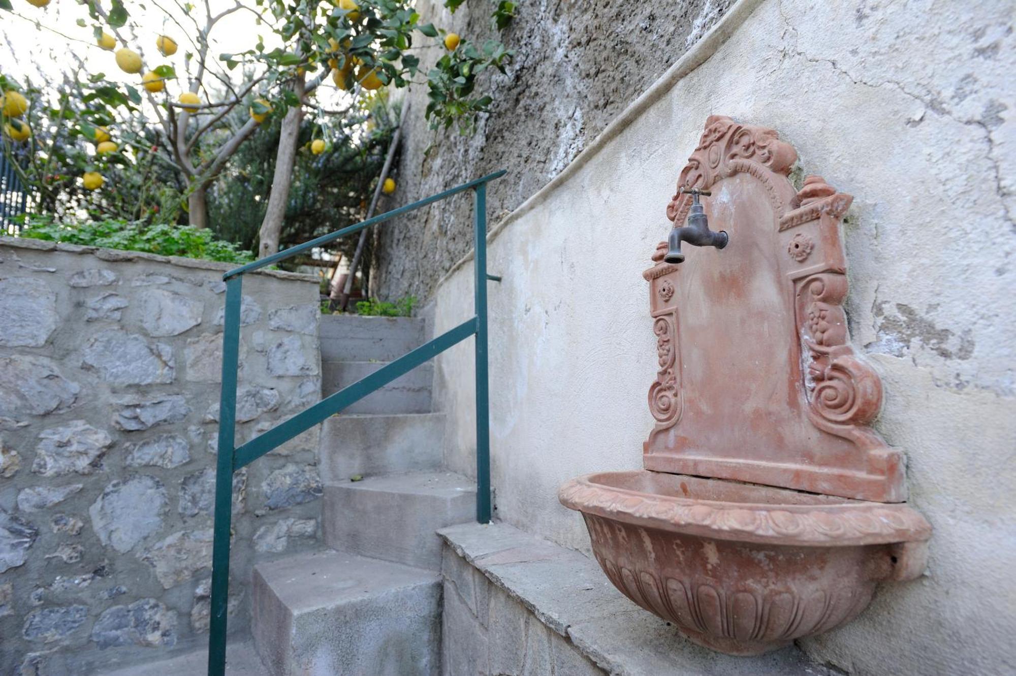 Amalfi Blue Flowers B المظهر الخارجي الصورة
